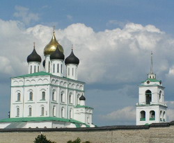 Псков. Вид на Троицкий собор